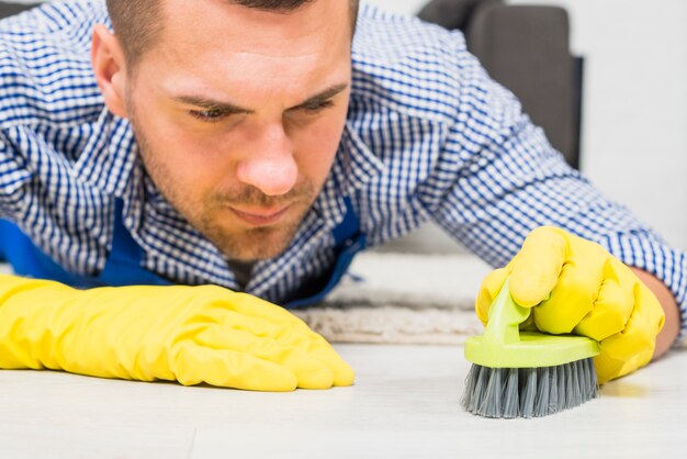 how to clean bathroom tiles