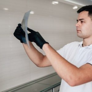 Expert Tips for Cleaning Bathroom Tiles